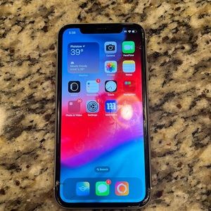 iPhone 11 - cracked screen but works fine